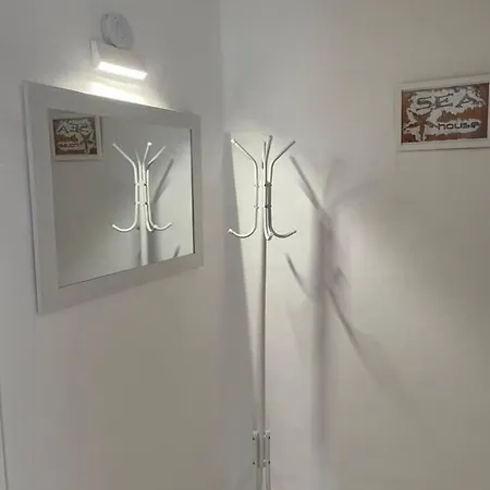 Apartment Renovated And Newly Furnished 3 Bedroom *